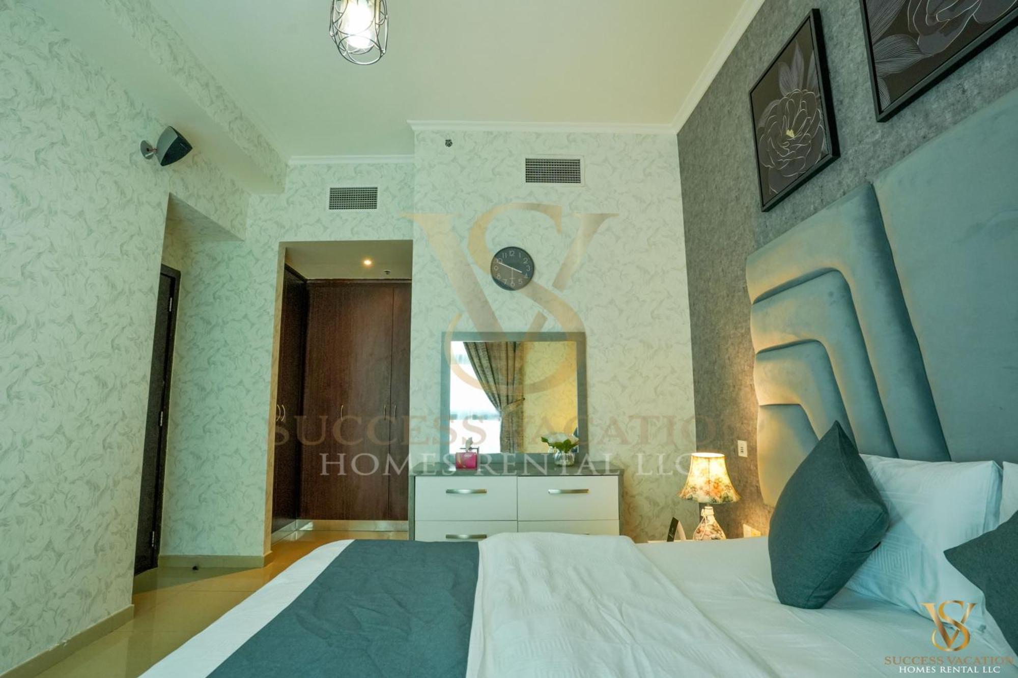 Success Luxury Apartment - 5 Min Away Marina Corniche - Free Housekeeping Provided Everyday-24-7 Staff Available For Services Дубай Екстериор снимка