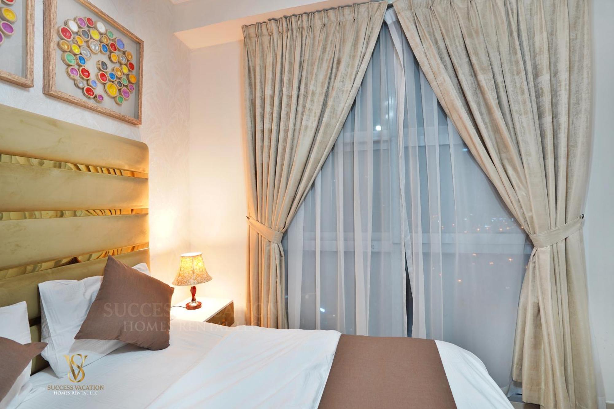 Success Luxury Apartment - 5 Min Away Marina Corniche - Free Housekeeping Provided Everyday-24-7 Staff Available For Services Дубай Екстериор снимка
